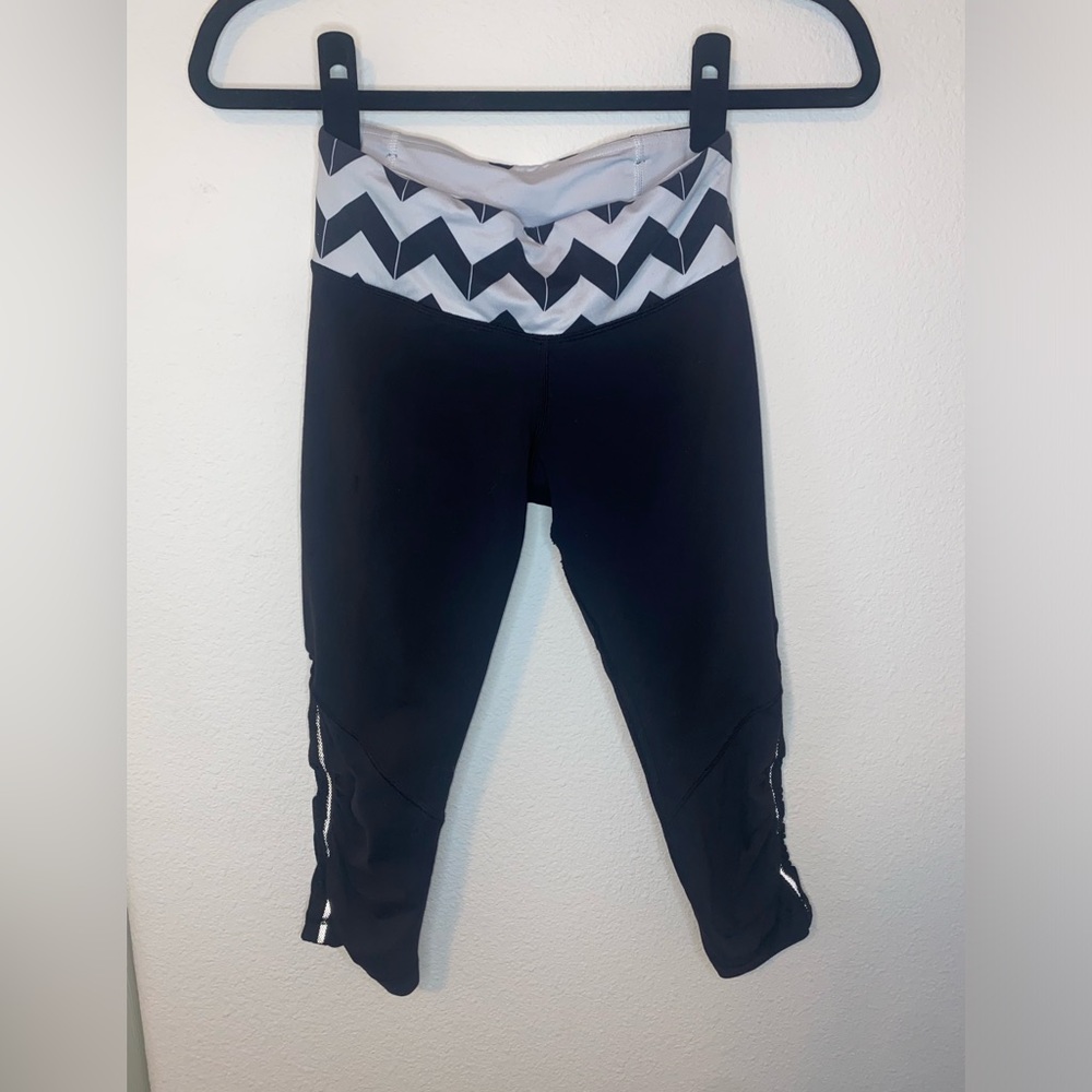 Lululemon cropped leggings size 4